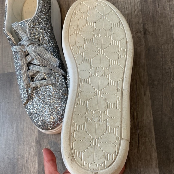 Kate Spade New York
Glitter Colorblock Pattern Sneakers
Women's Size:9 - Picture 5 of 7